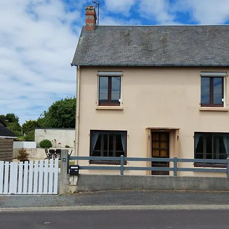 Holiday home Maison Cosy & Jardin Prive Plages A 5 Min Tourville-sur-Sienne